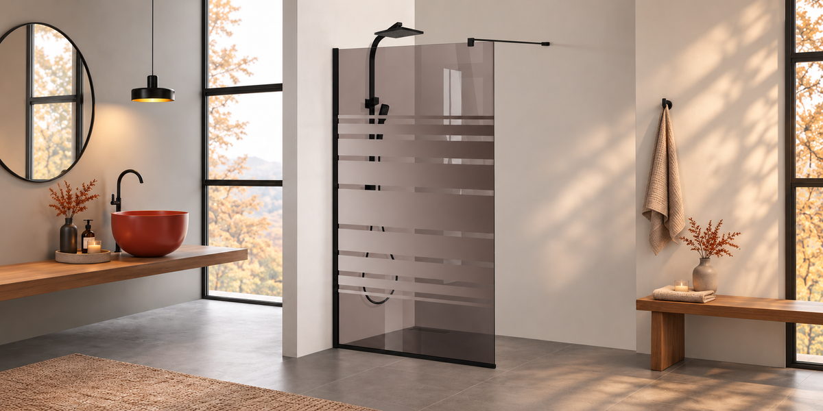 Paravan de duș transparent, mat, gri sau bronz: ce sticlă alegi?
